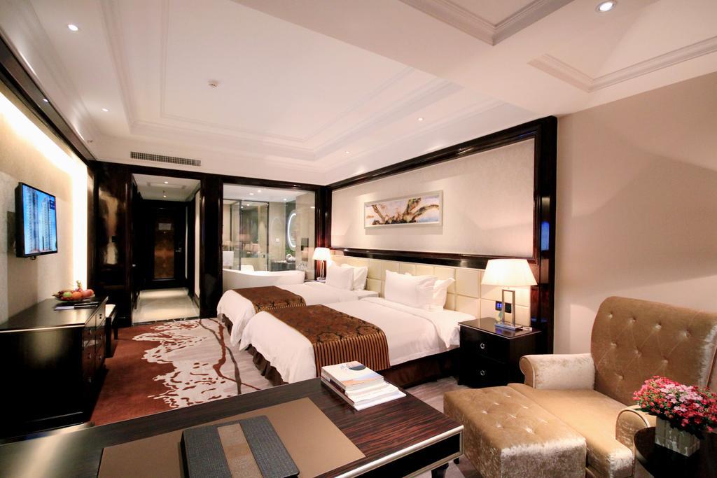 Chateau Star Sea Hotel Xuwen Quarto foto