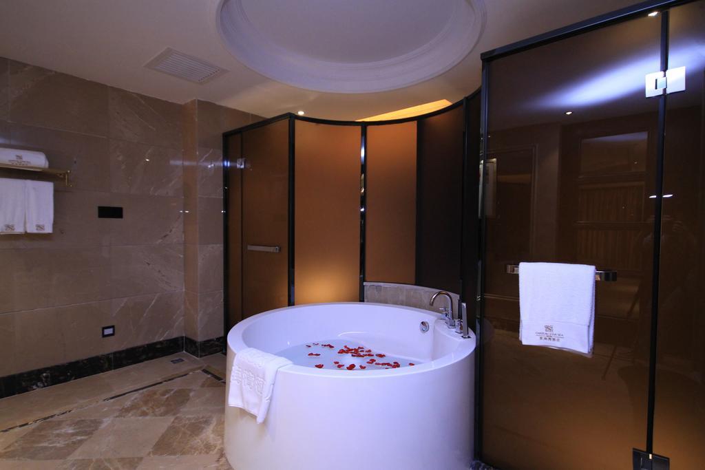 Chateau Star Sea Hotel Xuwen Quarto foto